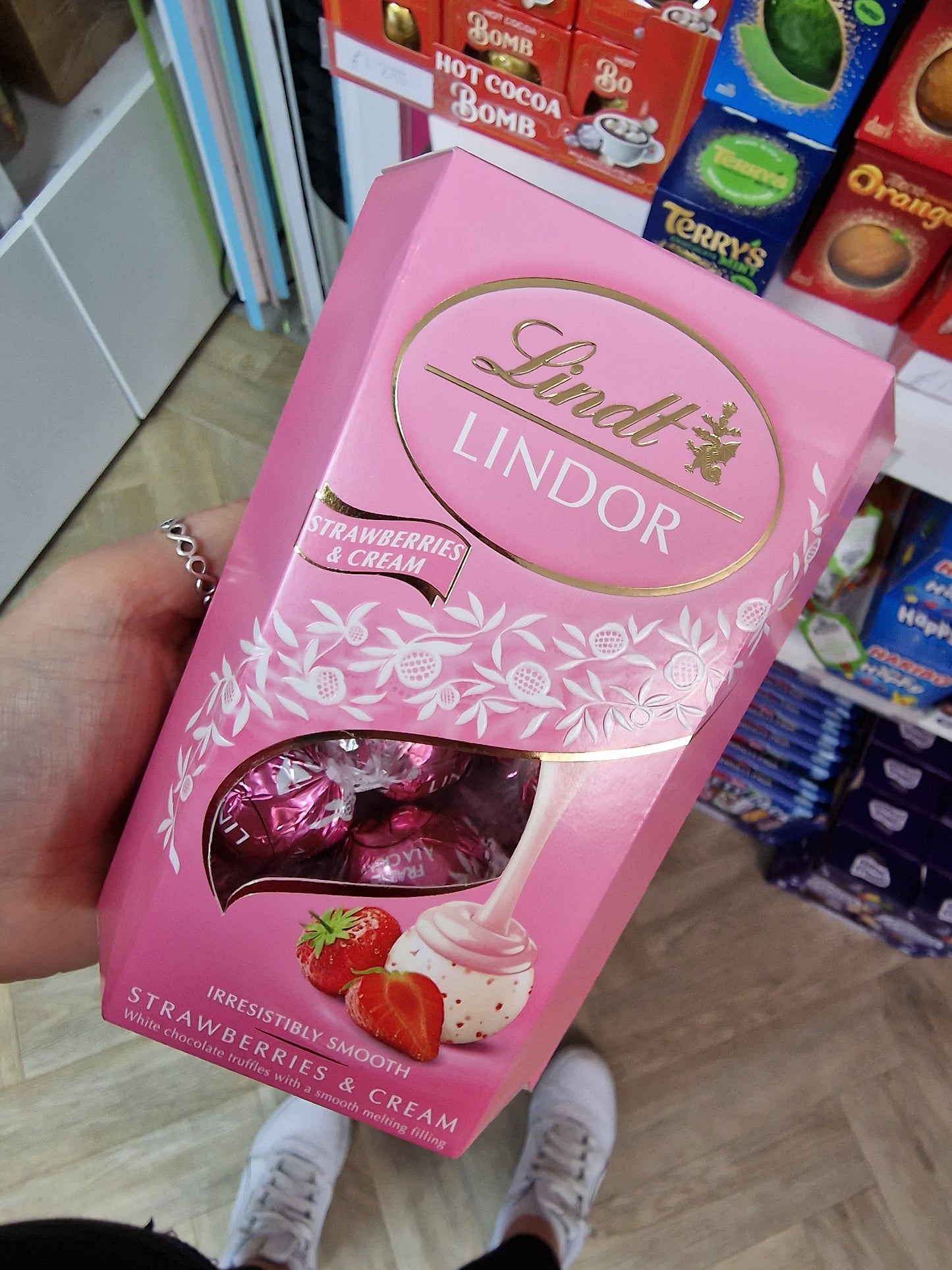Lindor Strawberries & Cream